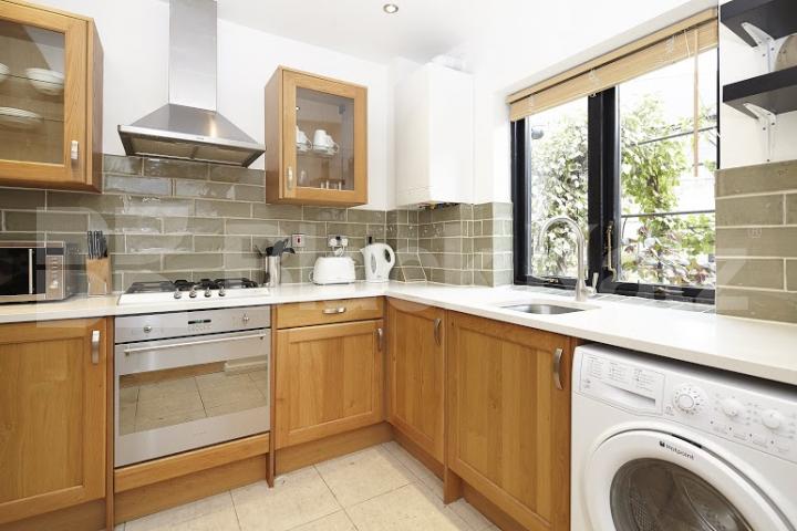 			NEW INSTRUCTION, 2 Bedroom, 1 bath, 1 reception Terraced House			 Bridge House Court Blackfriars Road, Southwark/Borough/Waterloo